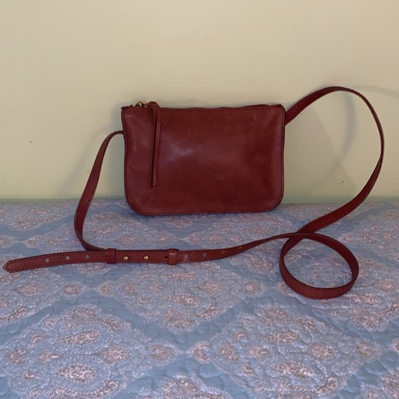 Madewell Handbags - Madewell leather crossbody Bag.